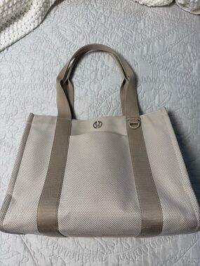 lululemon athletica Neutral Beige and Cream Tote Bag